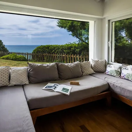 Guethary Sleeps 6 Air Con Wifi